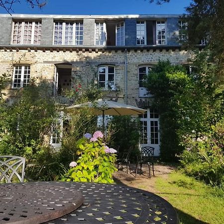 Hotel Manoir Du Tertre Au Coeur De La Foret De Broceliande Paimpont Exterior foto