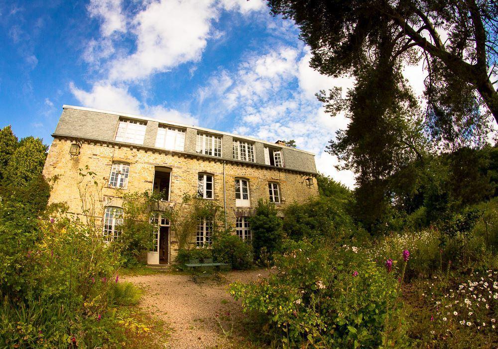 Hotel Manoir Du Tertre Au Coeur De La Foret De Broceliande Paimpont Exterior foto